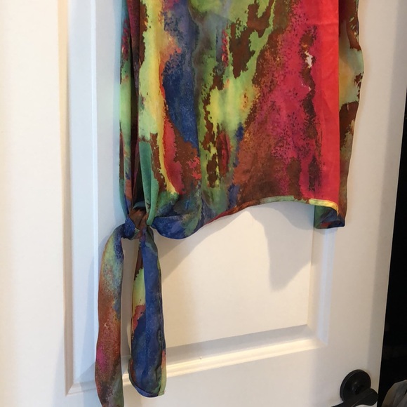 COLORFUL SLEEVELESS TOP. - Picture 2 of 6